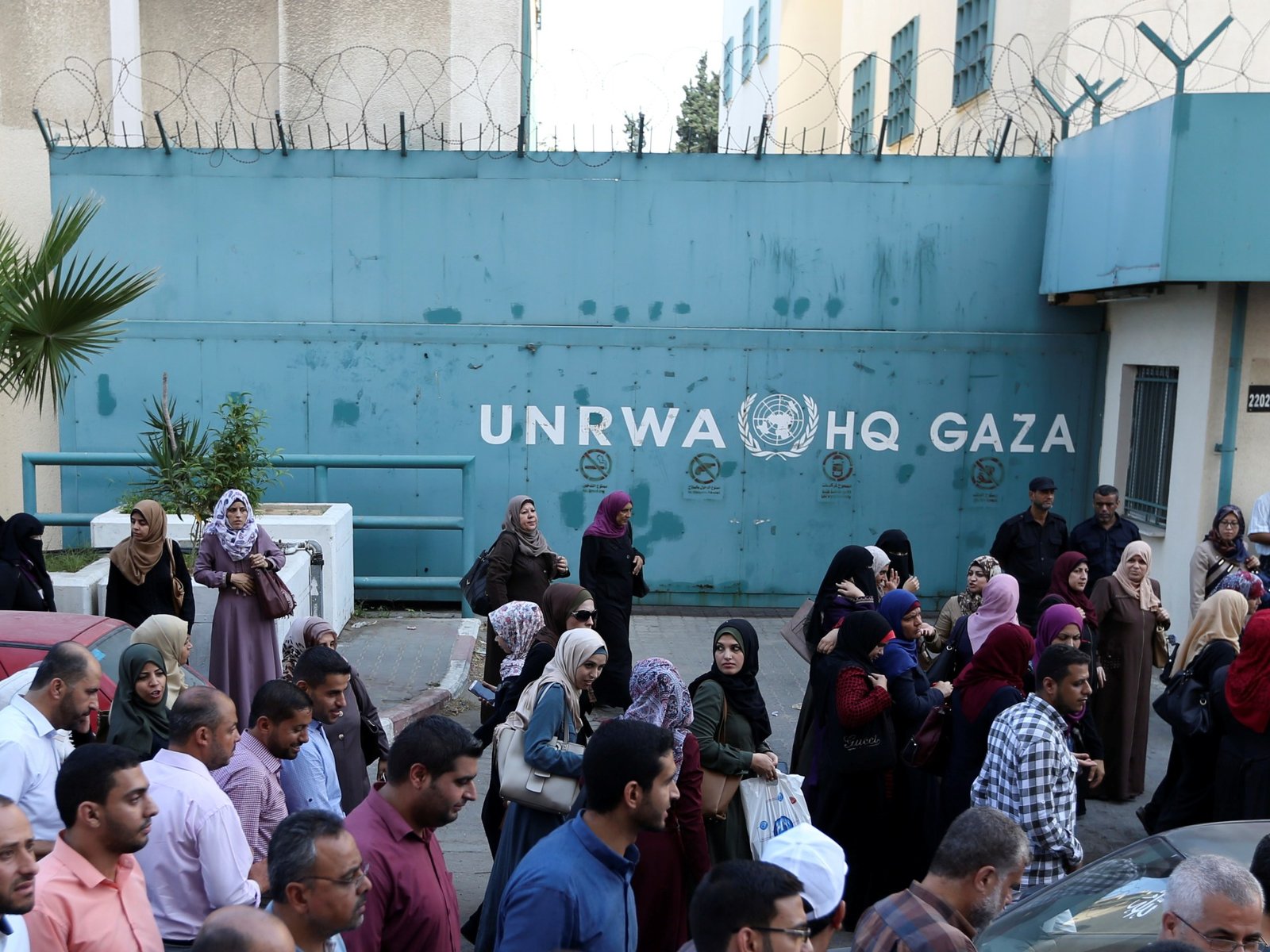 Israeli strikes kill UN staff more than 70 of his extended family in Gaza | Israel Palestine conflict News