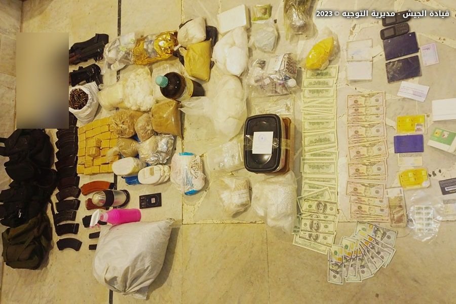 Raid of the residences of wanted individuals arrest one of them and confiscation of drugs in Brital Bekaa