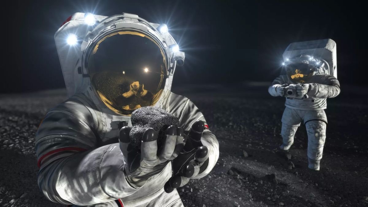 Astronauts wont walk on the moon until 2026 after NASA delays next 2 Artemis missions