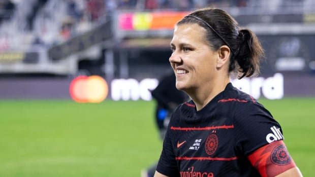 Canada’s Christine Sinclair signs 1-year deal to return to NWSL’s Portland Thorns