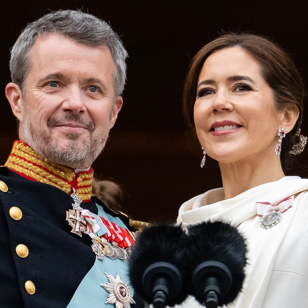 Denmarks King Frederik X Queen Mary Share Kiss After Proclamation