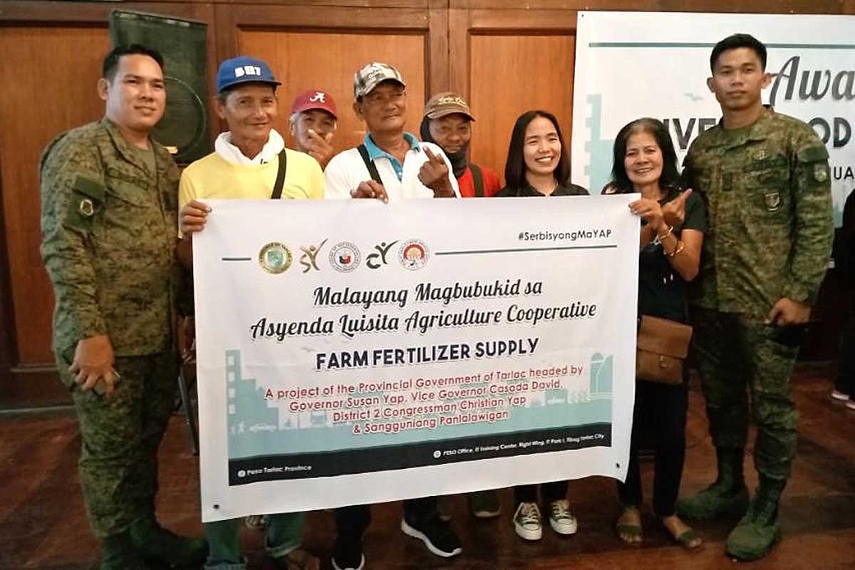 Former Rebels Group Receive Livelihood Grants In Central Luzon