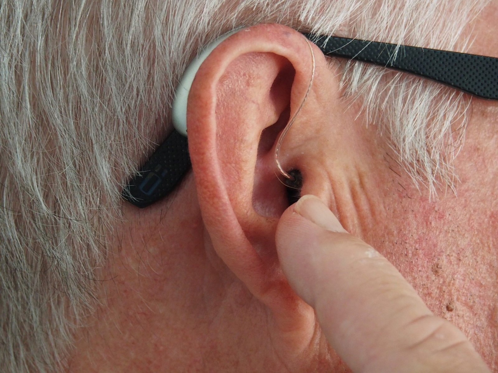 Hearing aids may help those with hearing loss live longer finds analysis