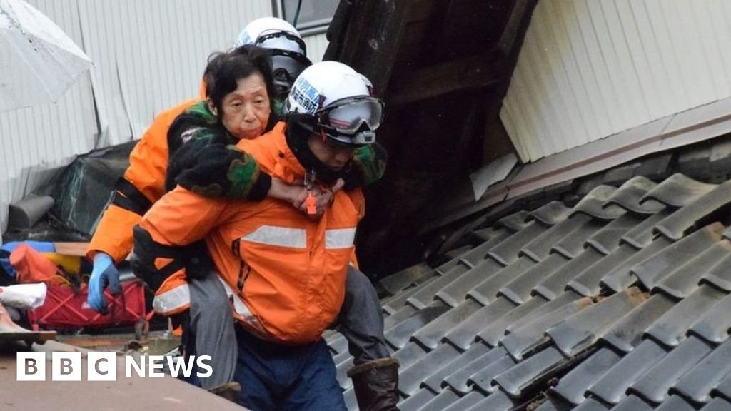 Japan earthquake: Race to find survivors as critical 72-hour window closes