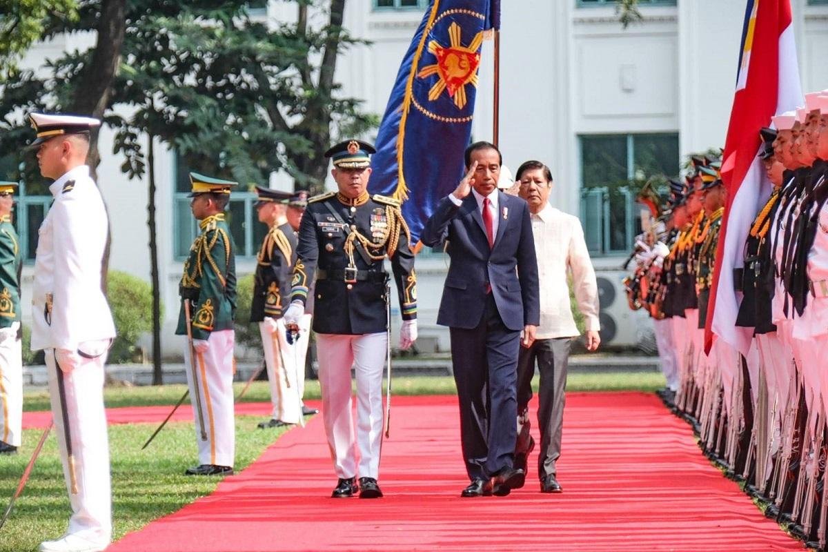 Joko Widodo arrives in Palace for meeting with Marcos
