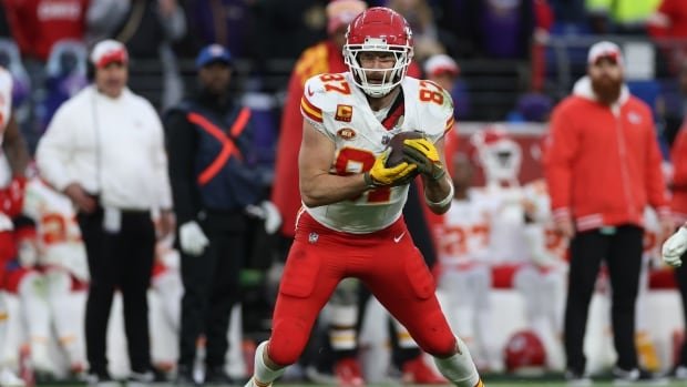 Kansas City’s Travis Kelce breaks Jerry Rice’s NFL record for playoff receptions