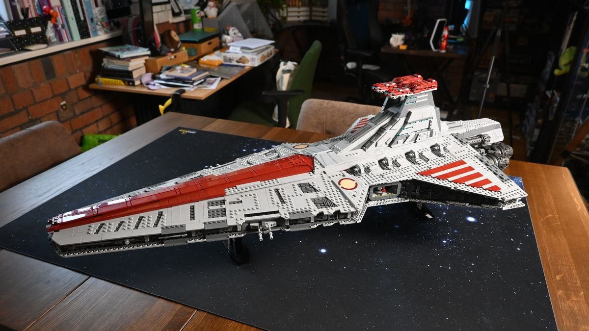Lego Star Wars Venator Class Republic Attack Cruiser review