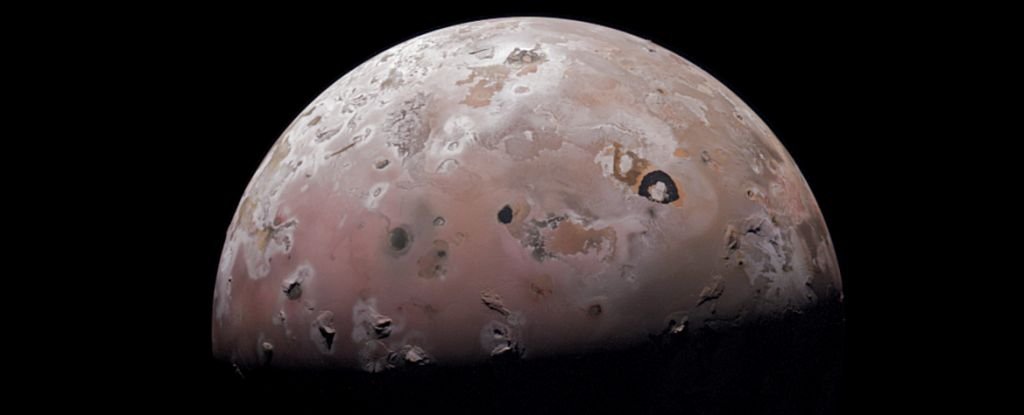 NASAs Juno Flyby Reveals Jupiters Volcanic Moon in Mind Blowing Detail ScienceAlert