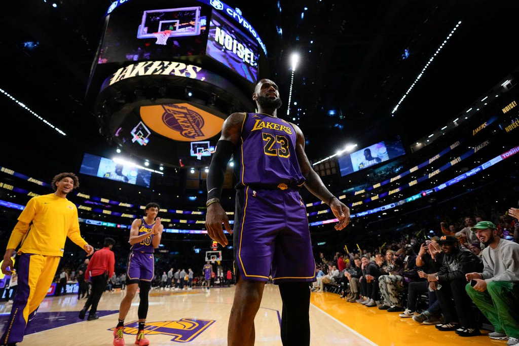 NBA: Frustrated LeBron sounds off on Lakers’ struggles