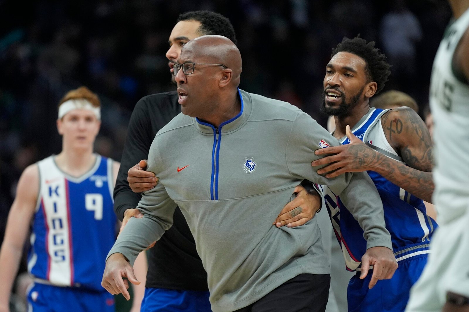NBA fines Kings coach Mike Brown $50K after outburst