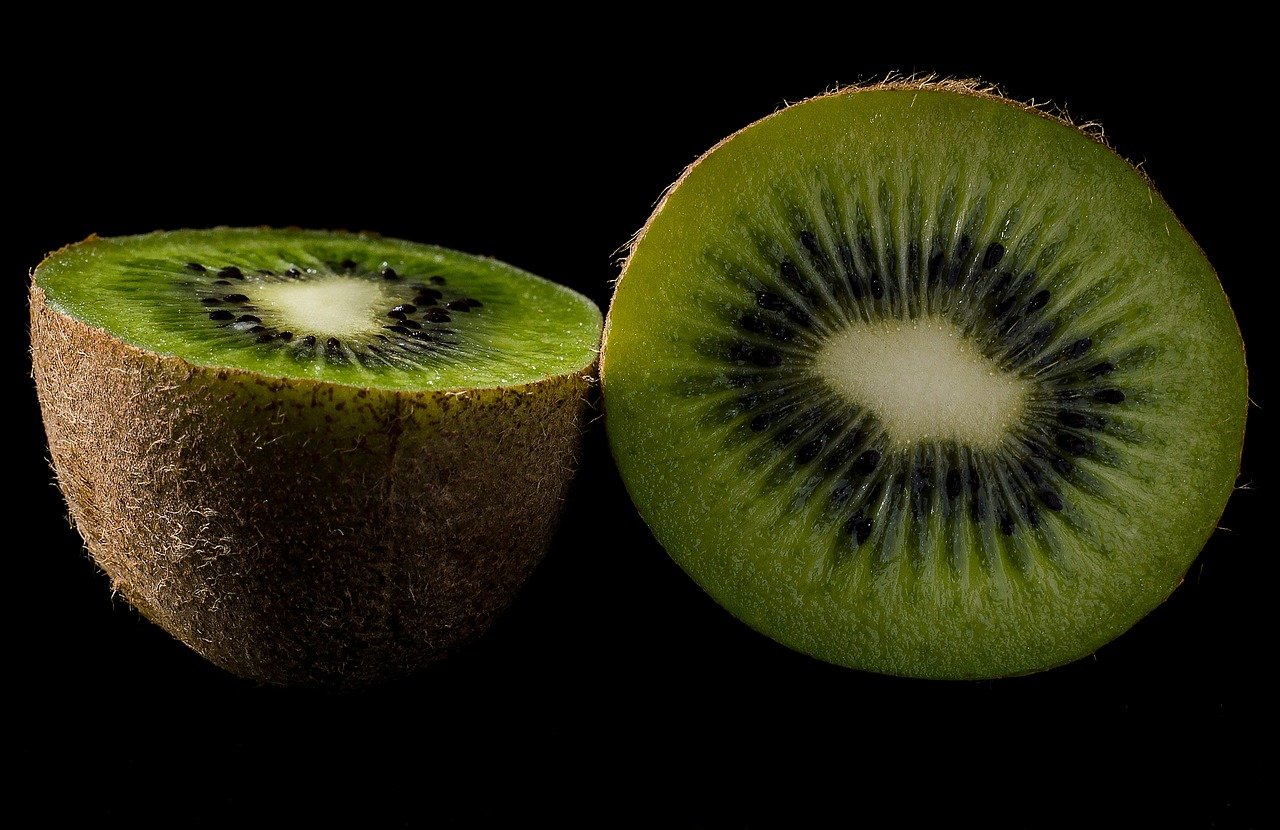 Researchers Say Eating Kiwifruit Could Improve Mental Health In Just 4 Days