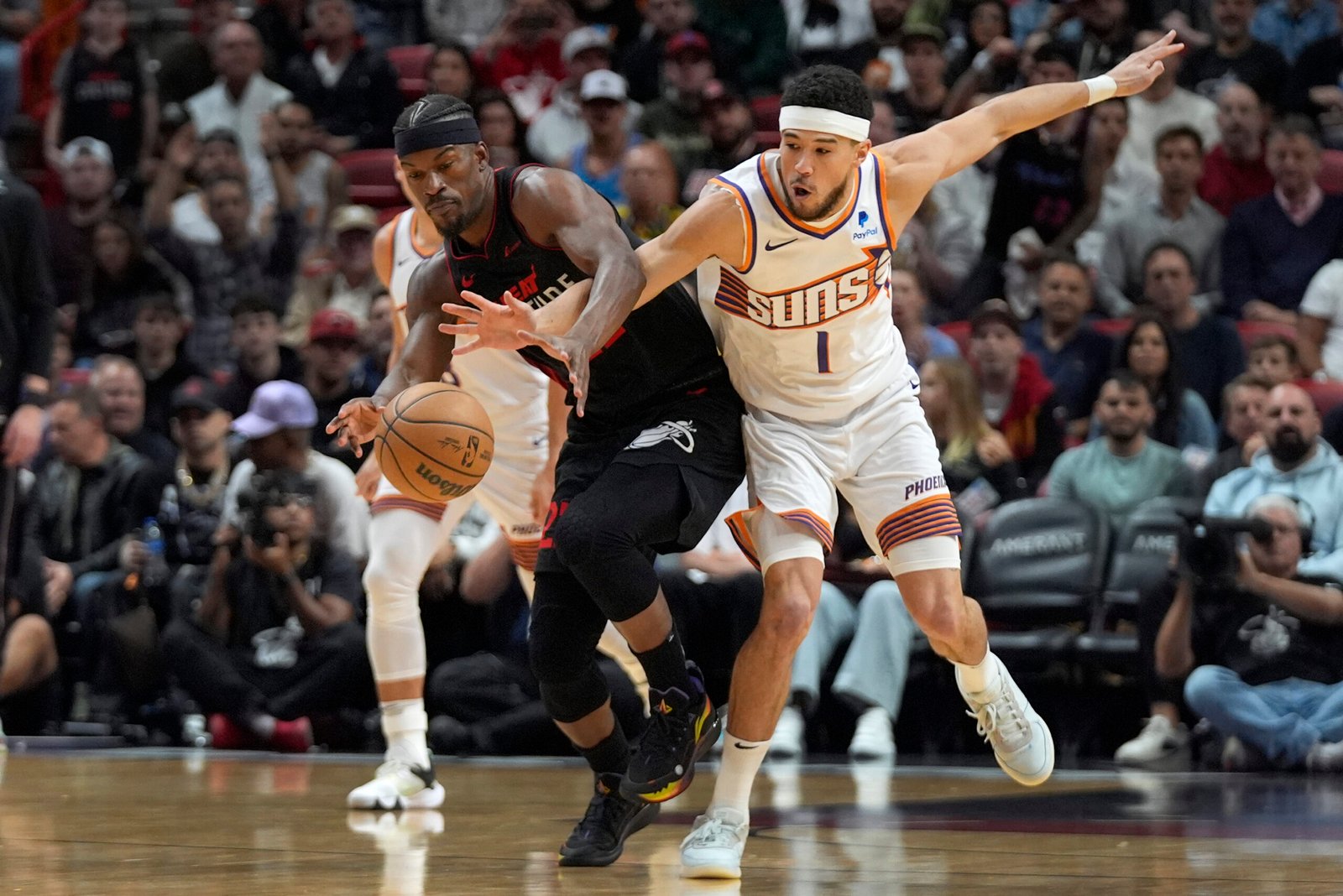Suns add to Heat woes
