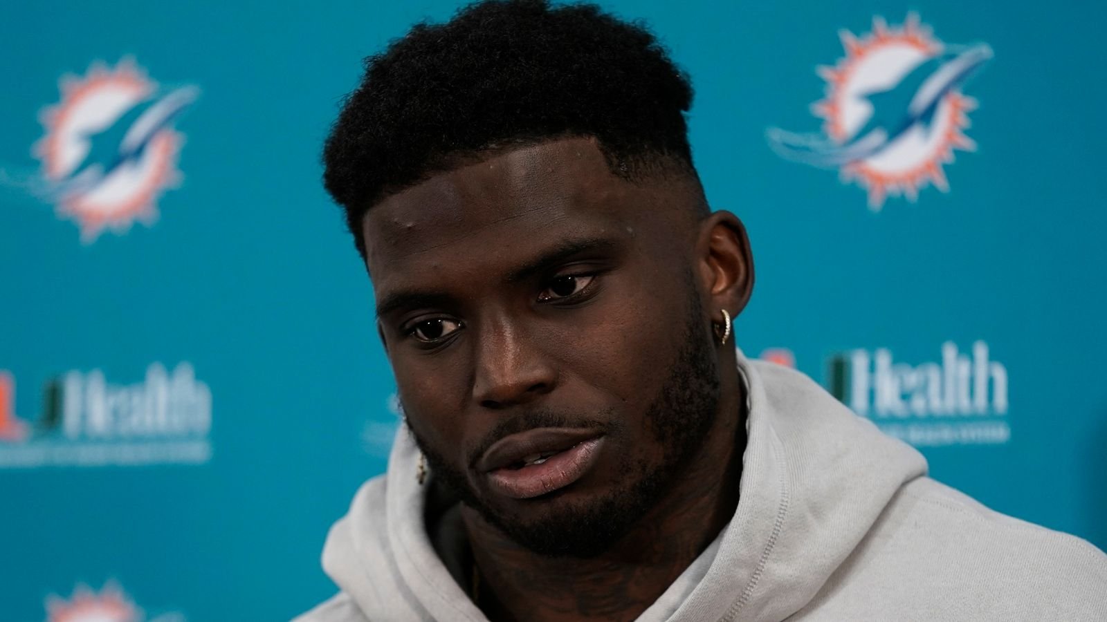 Tyreek Hill: Miami Dolphins wide receiver ‘safe’ after large fire at his South Florida home | NFL News