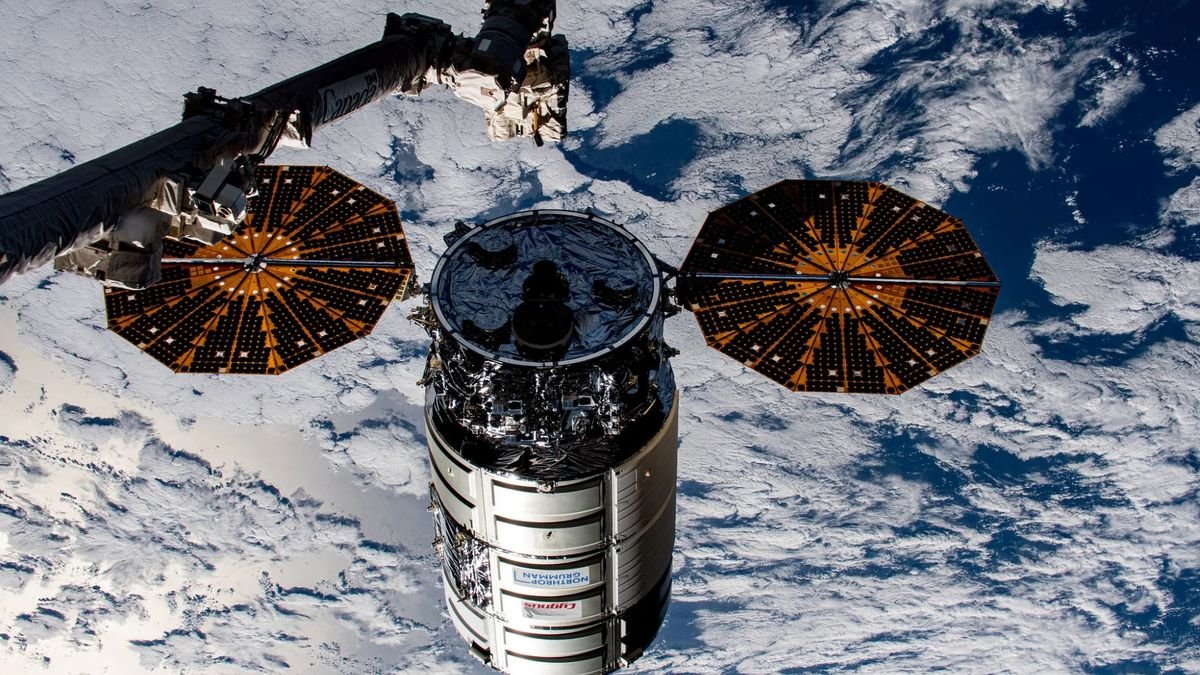 Watch private Cygnus cargo ship arrive at the ISS early Feb. 1 (video)