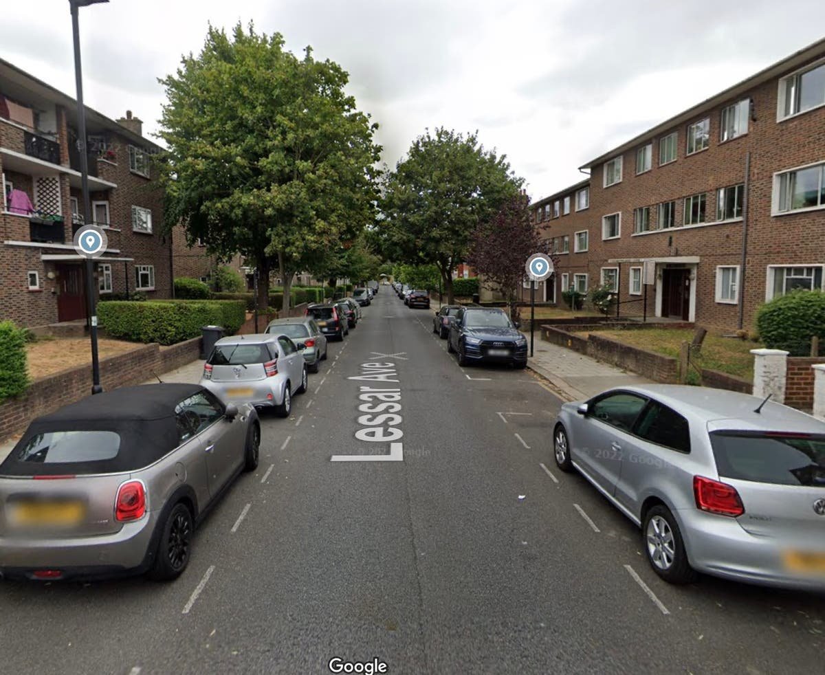 Acid attack: Suspect on the run after injuring mother and children with ‘corrosive substance’ in Clapham