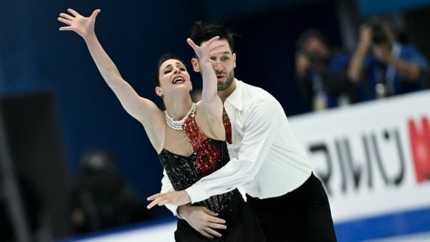 Canada’s Stellato-Dudek, Deschamps lead after pairs short program at Four Continents