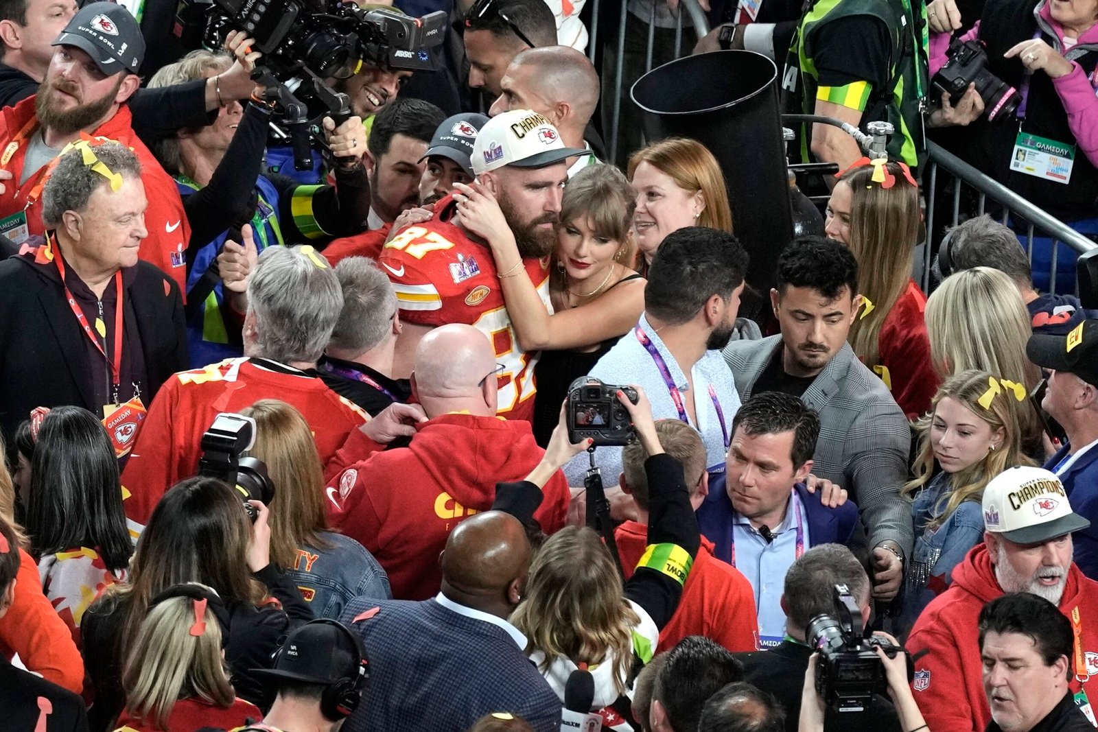 Chiefs fans hoping to see Taylor Swift at victory parade