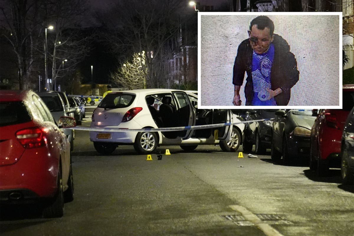 Clapham attack live New image of fugitive in manhunt after mother and girls injured in London