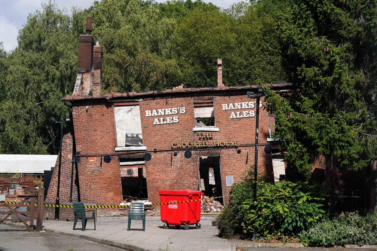 Crooked House pub owners ordered to rebuild after Britains wonkiest inn was demolished