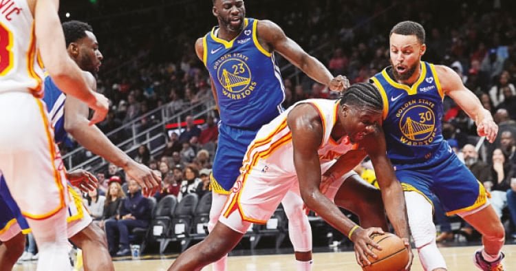 Curry’s 60 points wasted as Warriors loss to Hawks