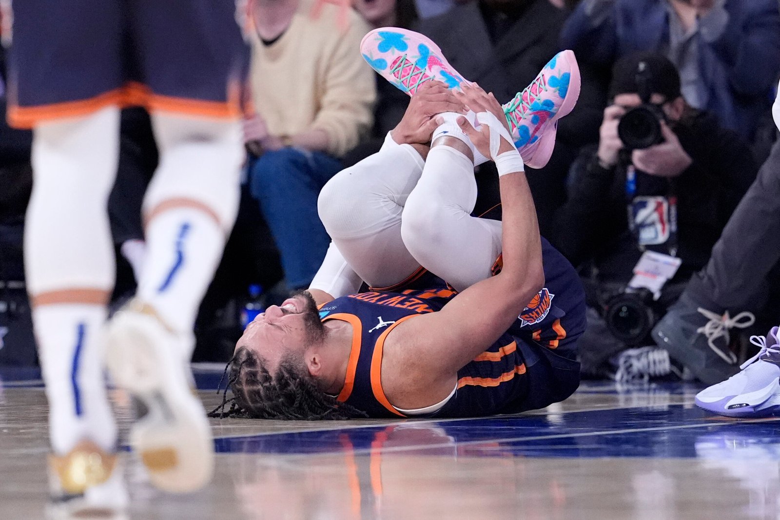 Knicks lose Jalen Brunson to injury, hold off Grizzlies