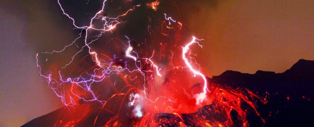 Life on Earth May Have Been Born in The Chaos of Volcanic Lightning : ScienceAlert