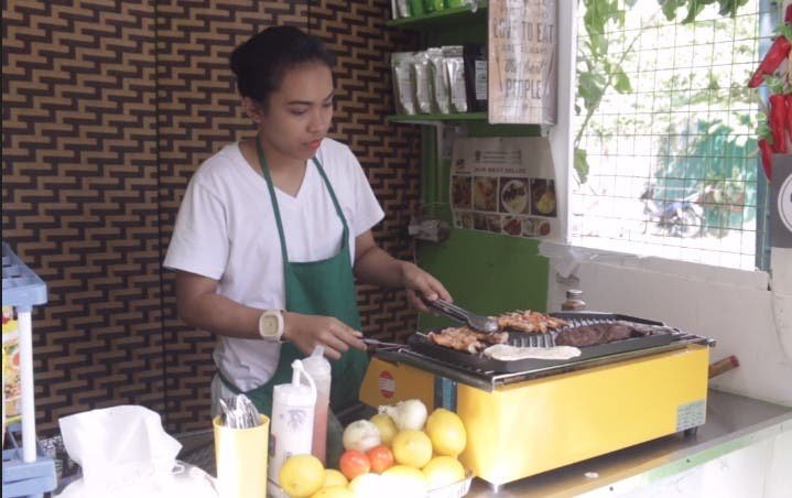 Migs Bustos Visits Famous Food Haven in UP Diliman