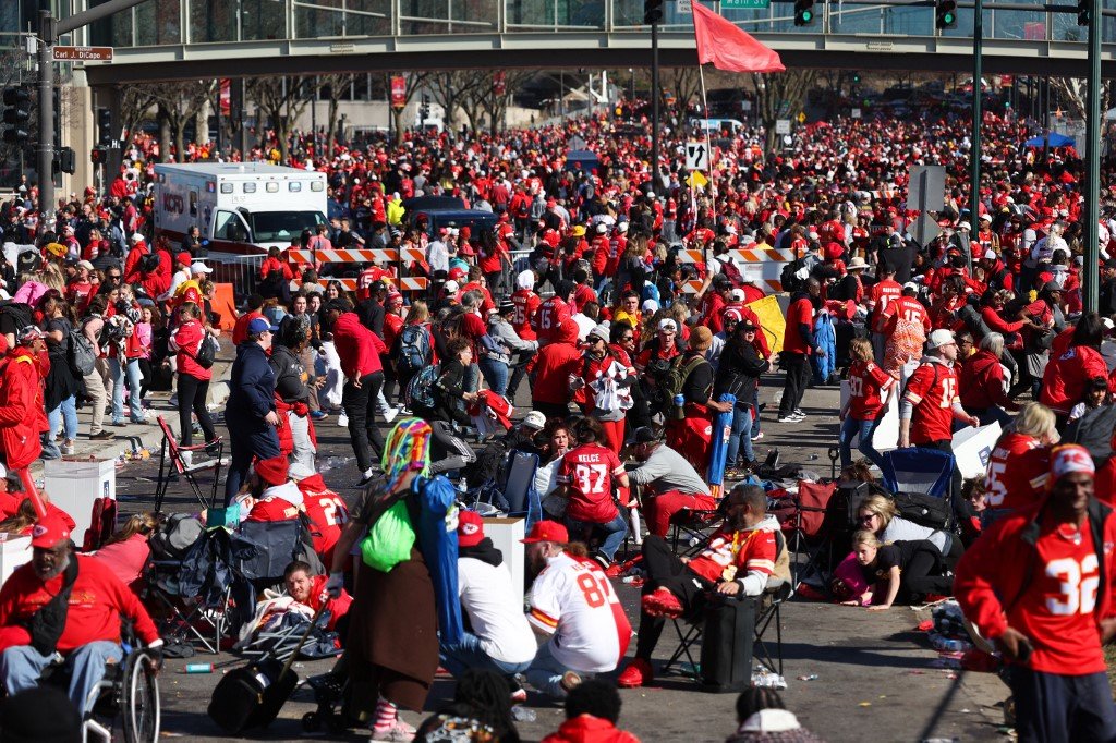 One dead, nine injured in shooting at Chiefs Super Bowl parade