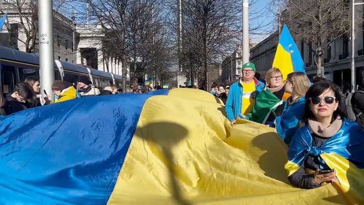 Protesters march through Dublin to mark two year anniversary of Russian invasion of Ukraine