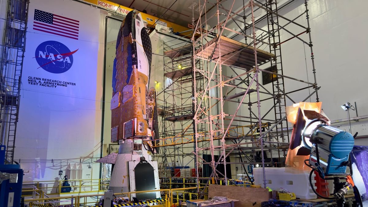 Sierra Space unveils Dream Chaser space plane ahead of 1st flight to ISS