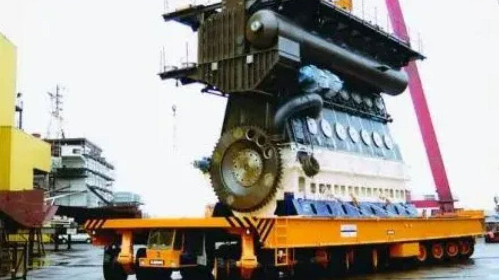 Video shows whopping scale of the worlds biggest ENGINE the size of a block of flats and as powerful as 90 Bugattis