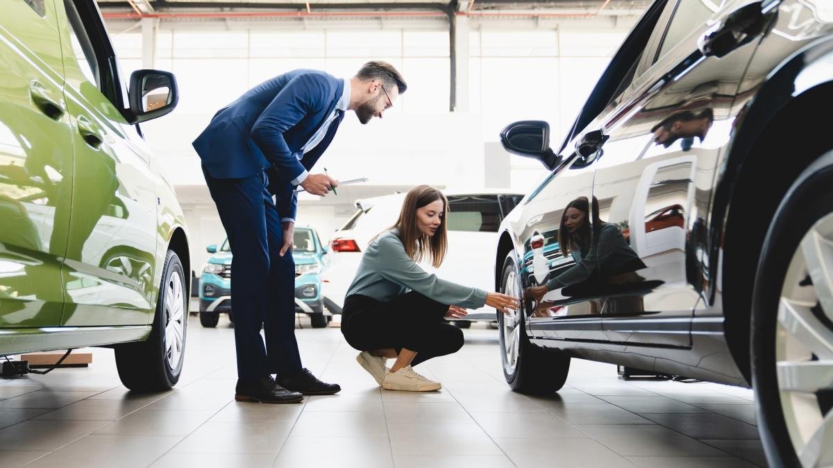 4 Sneaky Car Dealership Scams That Will Be Illegal in 2024