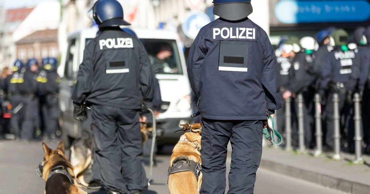 Aachen siege Hostage incident at German hospital sparks major evacuation | World | News