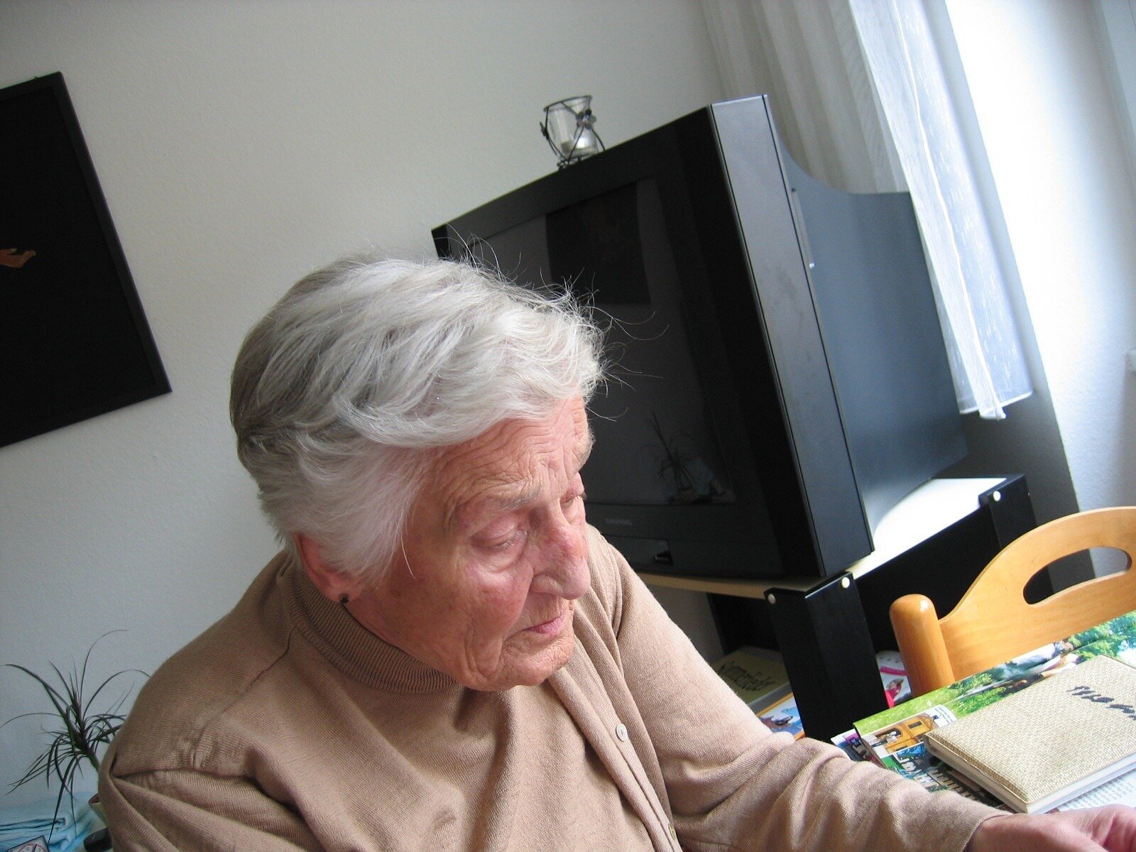 Active social lives can help dementia patients, caregivers thrive