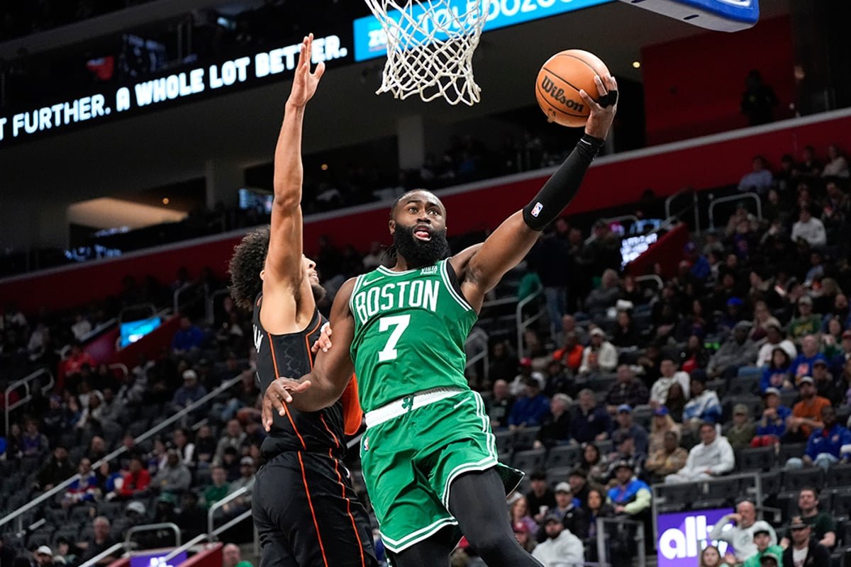 Celtics beats Pistons 129 102 for 8th straight win