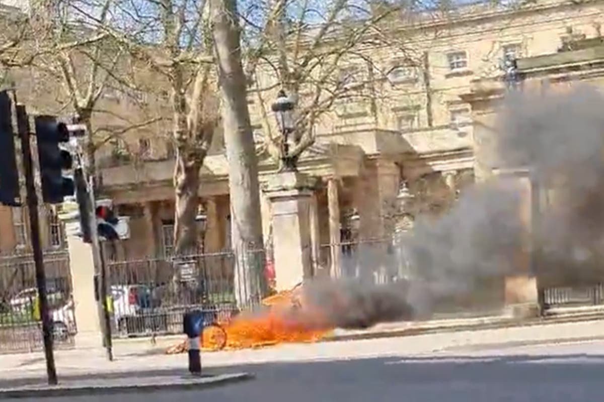 E-bike bursts into flames outside Buckingham Palace as firefighters are called
