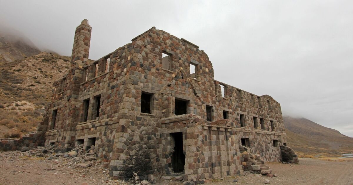 Inside spooky abandoned hotel located near site of horrific plane crash | World | News