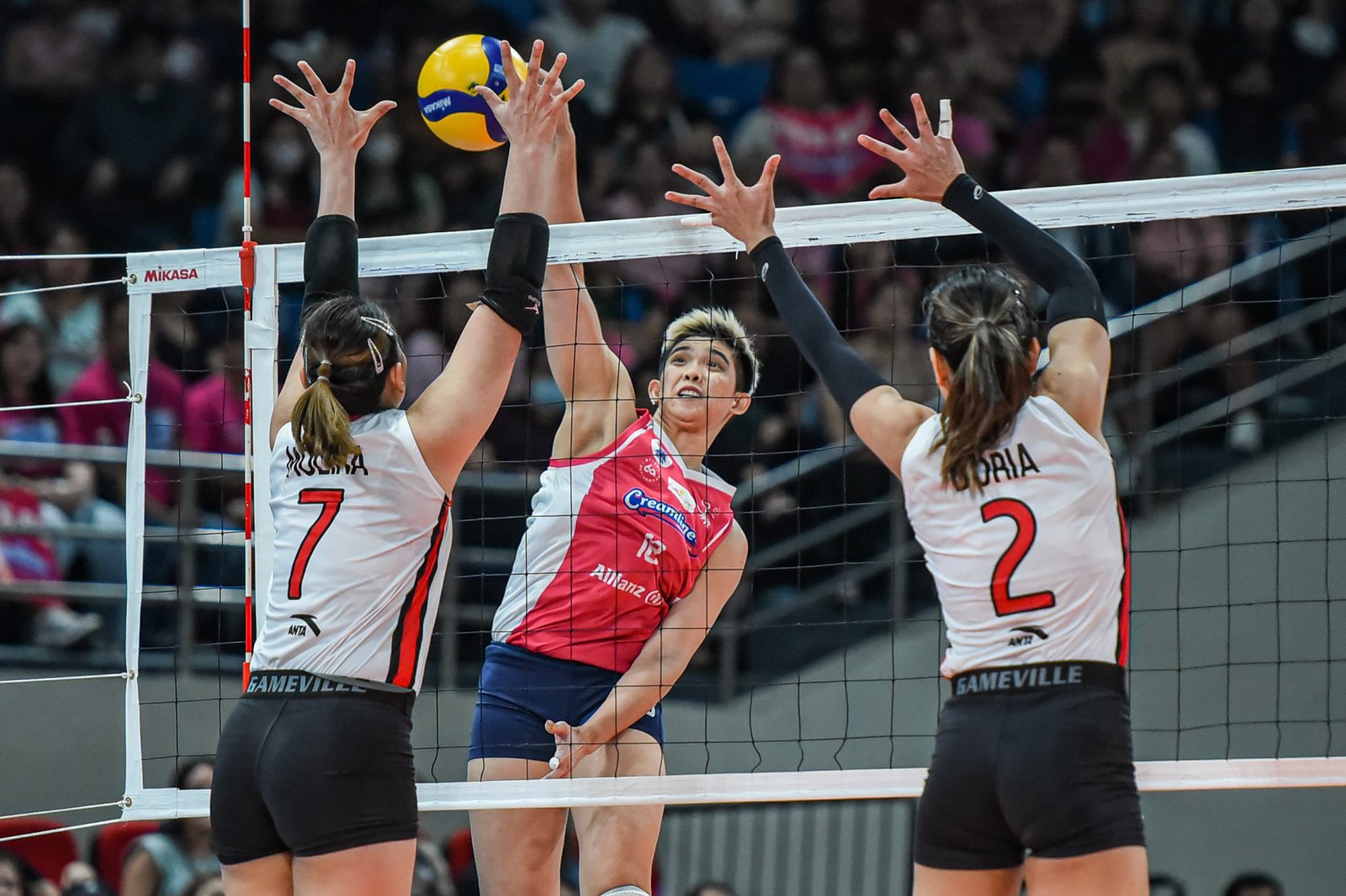 Losing not an option for Tots Carlos, Creamline in comeback win