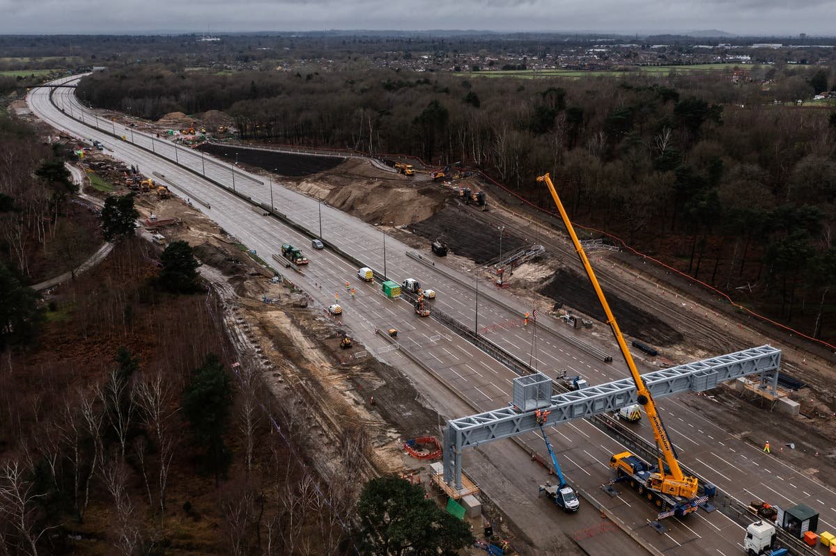 M25 news today Motorway reopens early ahead of Monday rush hour traffic