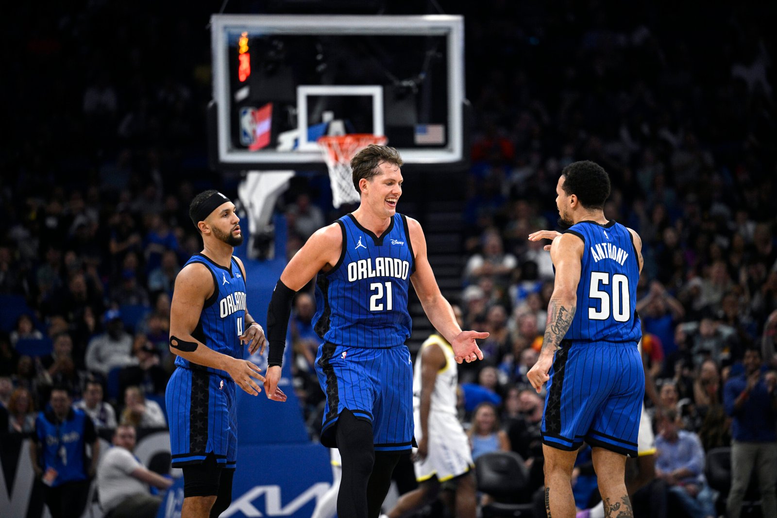 Magic win, Wizards tie franchise record with 16th straight loss