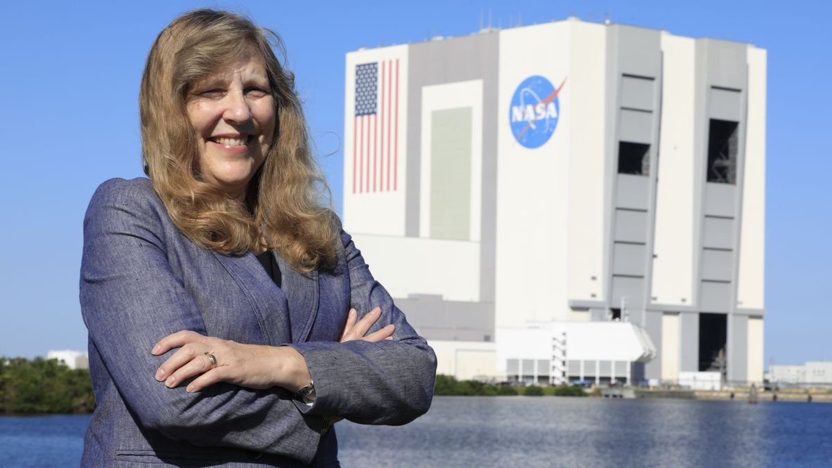 NASA’s 1st female chief engineer at Kennedy Space Center wants to put a space station around the moon (exclusive)