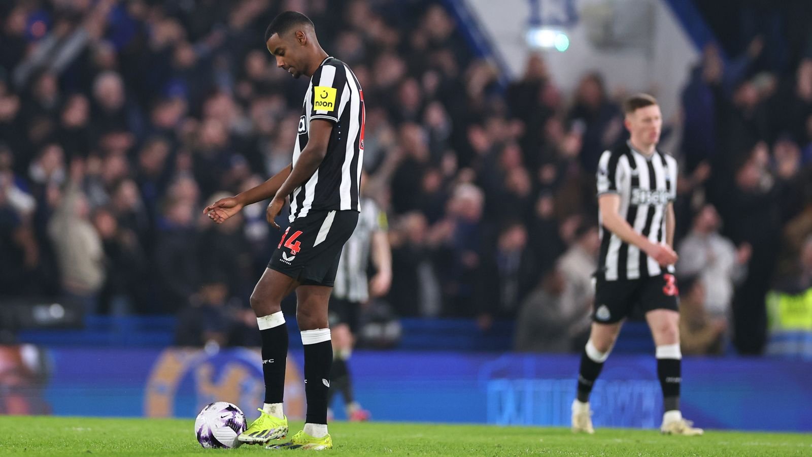 Newcastle defending blasted by Jamie Carragher after defeat to ‘average’ Chelsea on Monday Night Football | Football News
