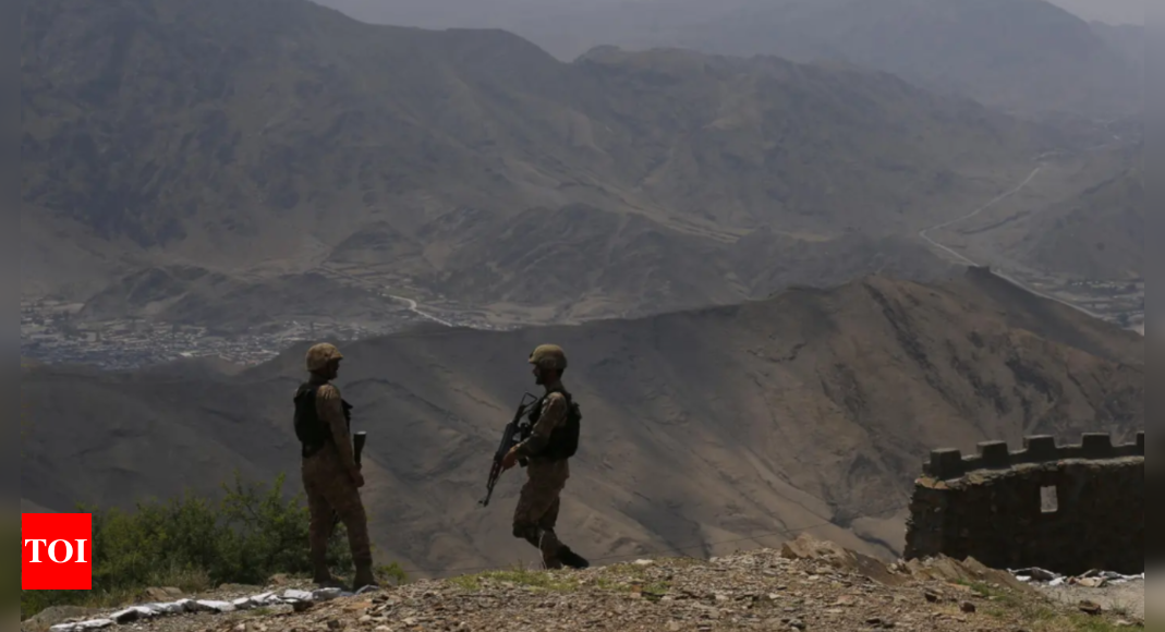 Pakistan carries out airstrikes inside Afghanistan