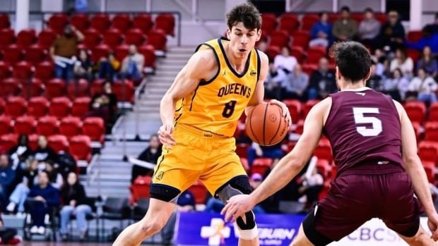 Queen’s advances to U Sports men’s basketball final with victory over Ottawa