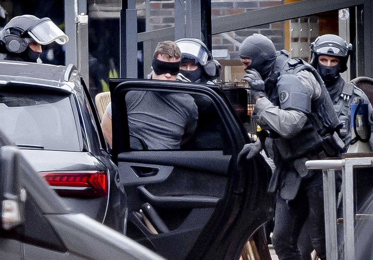 Suspect arrested after holding hostages for hours and threatening to ‘detonate bomb’ in Dutch nightclub