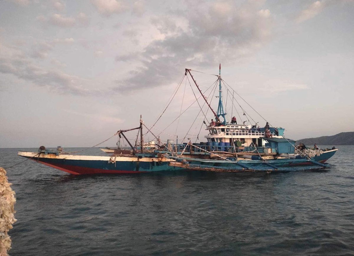 Task force apprehends 4 fishing boats for ‘hulbot-hulbot’