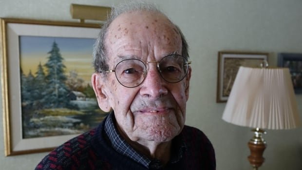 This 100 year old Quebecer is still volunteering in his community and has no plans to stop