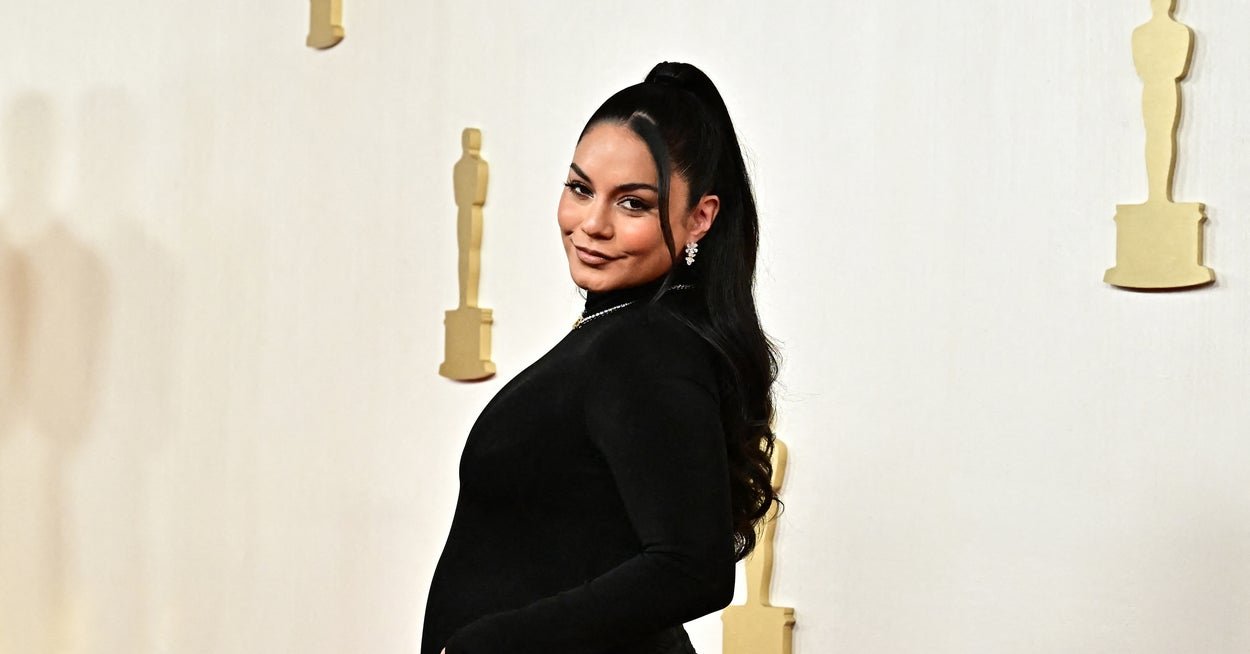Vanessa Hudgens Revealed That Shes Pregnant And Showed Off Her Baby Bump On The 2024 Oscars Red Carpet