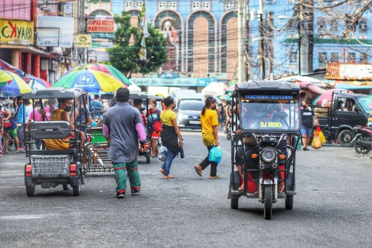 Ban on e bikes tricycles in major Metro Manila roads starts