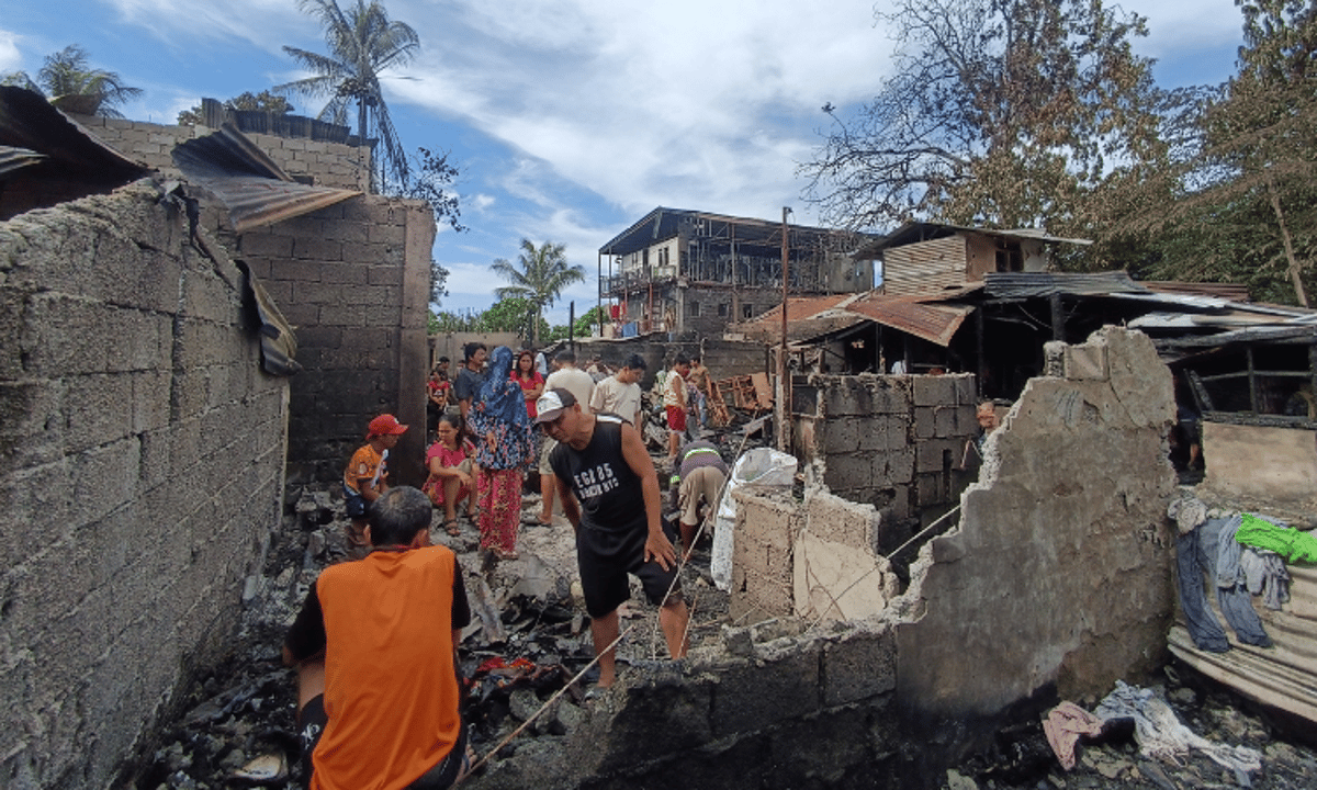Brgy captain of 76 A questions delayed food distribution for fire victims